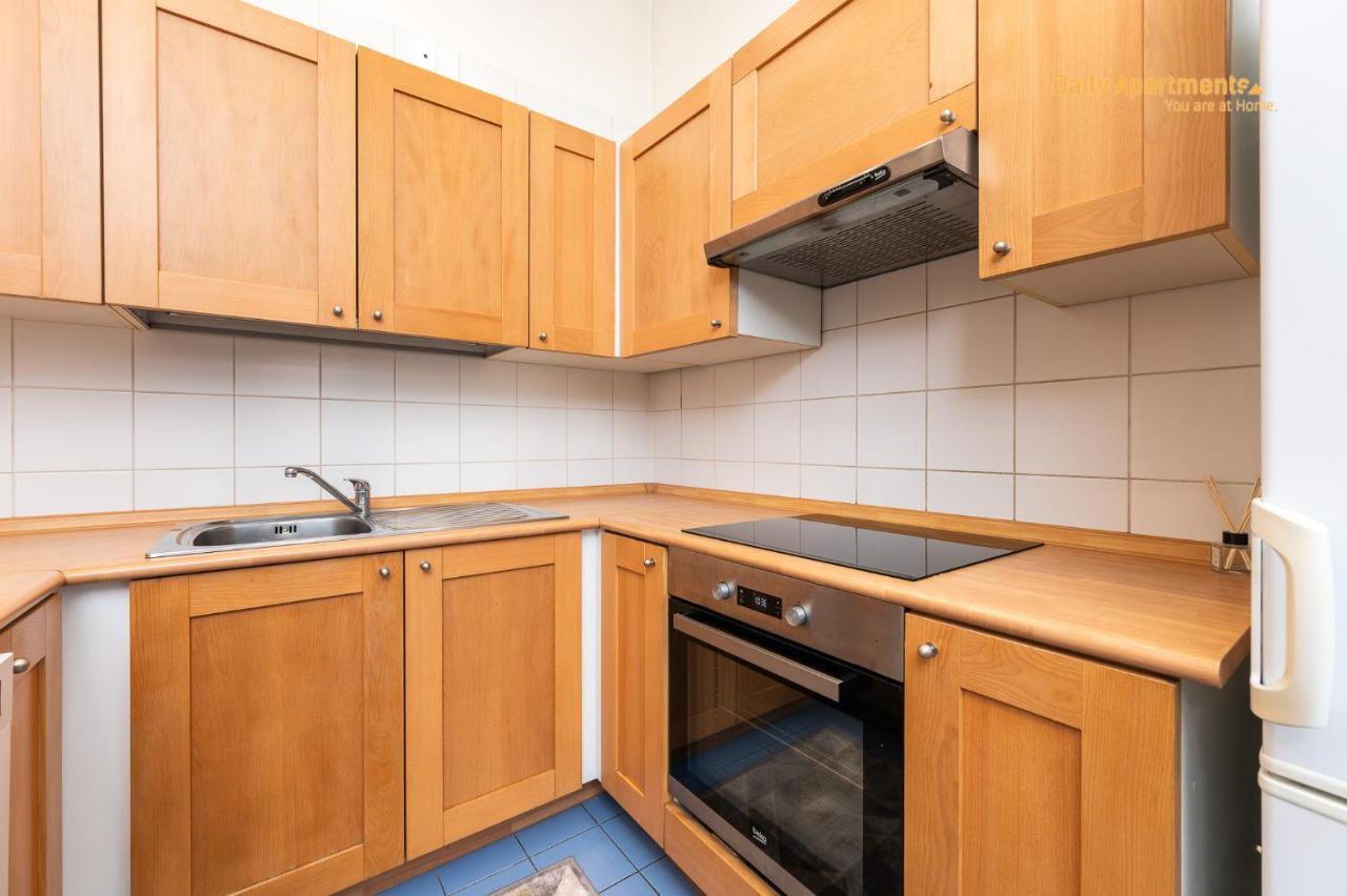 Daily Apartments - Apartment With Bath Tallinn Kültér fotó